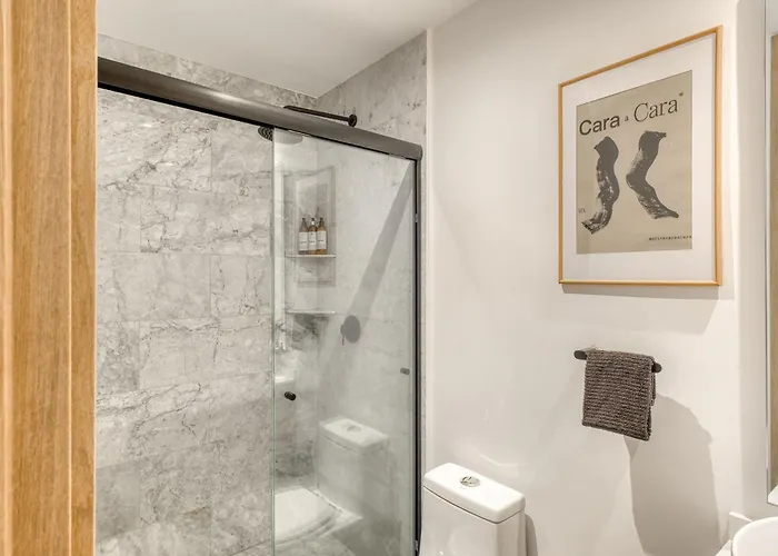 Centric 2 Bedroom - Gym - Open Air Cinema