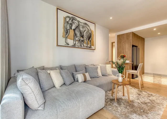 Centric 2 Bedroom - Gym - Open Air Cinema